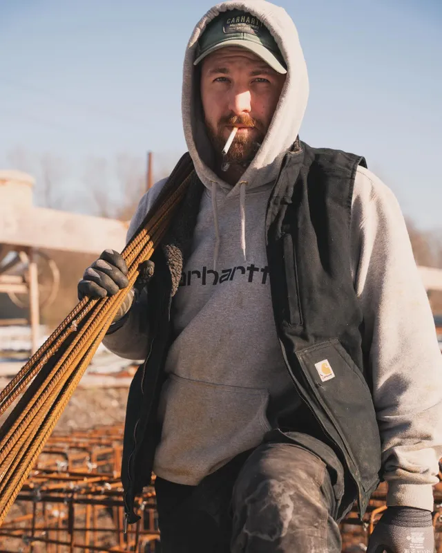 Sweat Carhartt à capuche femme avec logo sur la manche 102791