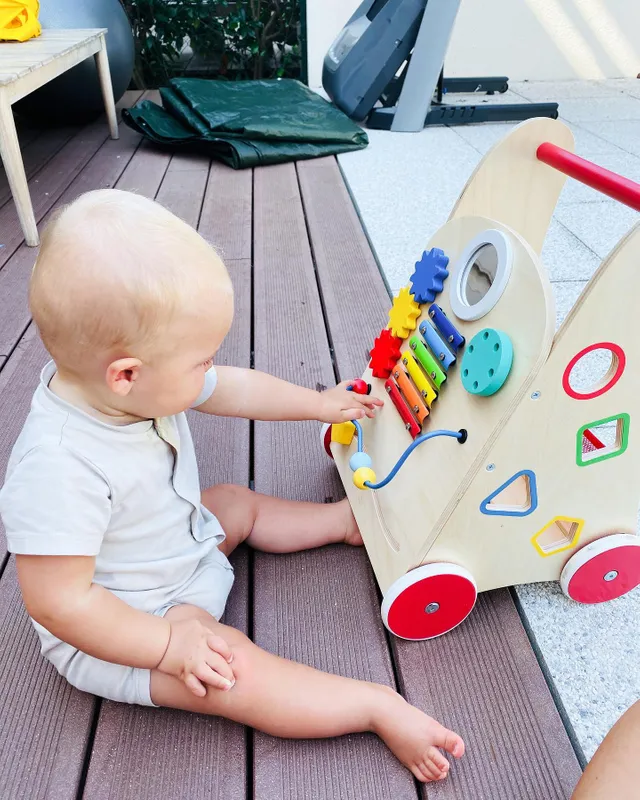 Chariot Pousseur Avec Freins Trotibul Creation Oxybul Pour Enfant De 1 An A 3 Ans Oxybul Eveil Et Jeux