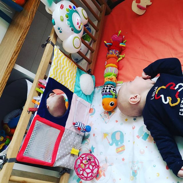 Panneau D Activites En Tissu Sensibul Creation Oxybul Pour Enfant Des La Naissance Oxybul Eveil Et Jeux