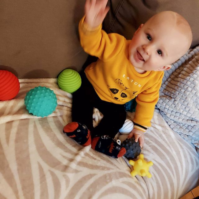 Baril 6 Balles Sensorielles Manibul Creation Oxybul Pour Enfant De 6 Mois A 2 Ans Oxybul Eveil Et Jeux