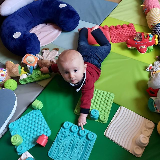 Tapis Sensoriels Clemmy Clemmy Pour Enfant De 6 Mois A 3 Ans Oxybul Eveil Et Jeux