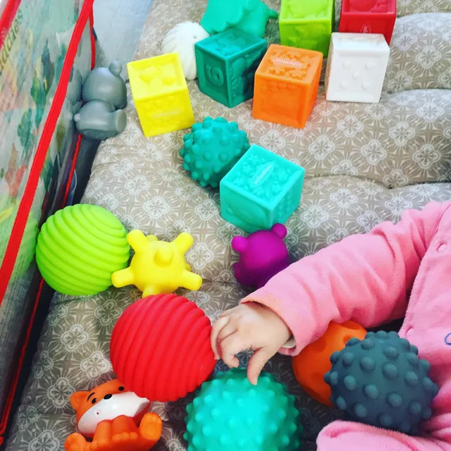 Valisette Sensorielle Balles Cubes Et Animaux Infantino Pour Enfant Des La Naissance Oxybul Eveil Et Jeux