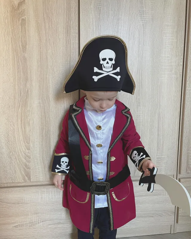 Deguisement De Pirate Rouge 6 8 Ans Imagibul Creation Oxybul Pour Enfant De 6 Ans A 8 Ans Oxybul Eveil Et Jeux