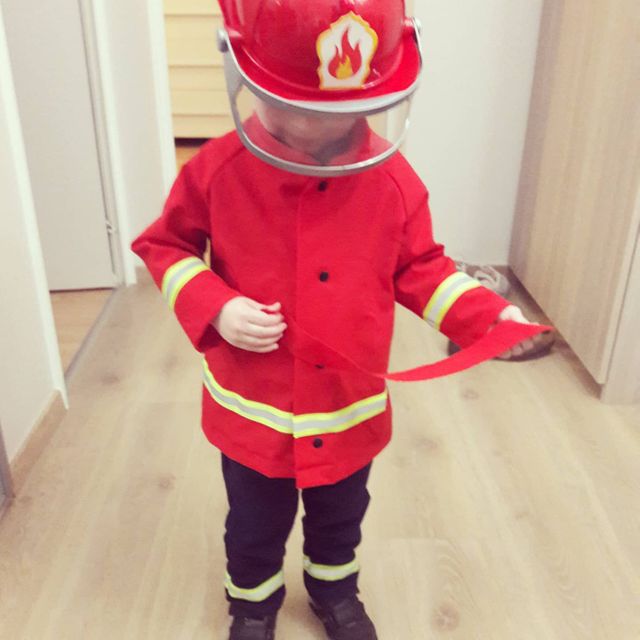 Casque De Pompier Avec Visiere Sonore Et Lumineux Imagibul Creation Oxybul Pour Enfant De 3 Ans A 8 Ans Oxybul Eveil Et Jeux