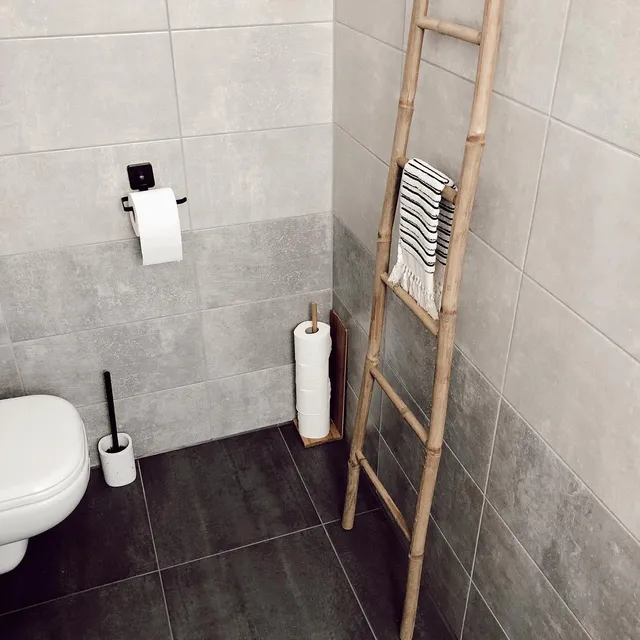 INDUSTRIA Porte-rouleau WC avec ventouse noir H 8 x Larg. 15,5 x P 11 cm