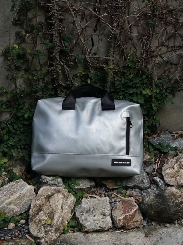 FREITAG MOSS 水色 Freitag F304 Moss Laptop Bag Small Blue 12-7 | Cultizm