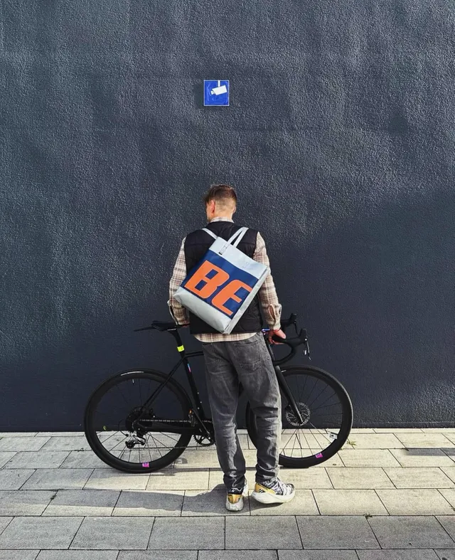 F262 JULIEN | FREITAG