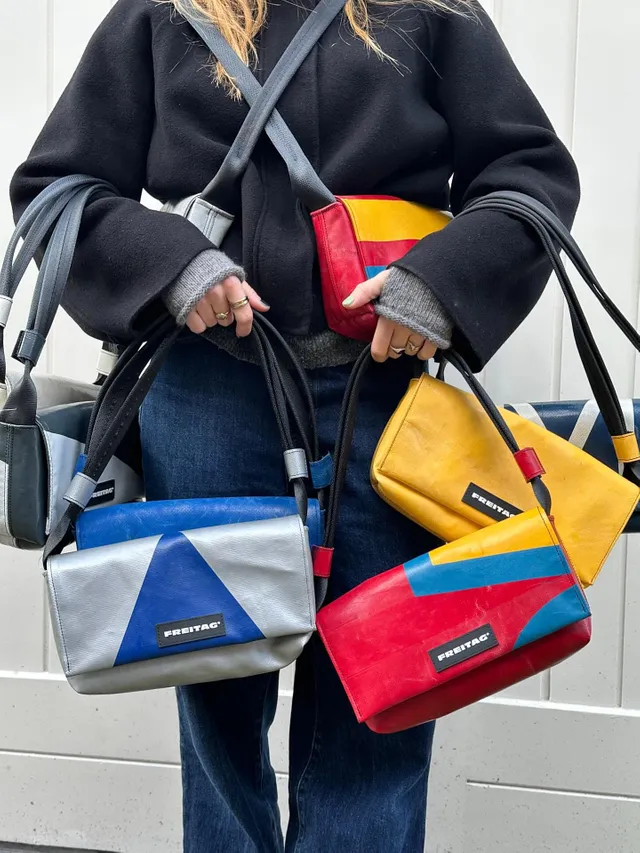 FREITAG F242 STU 黒　ノートブック　カバーだけ 05011126_57256957de89b.jpg