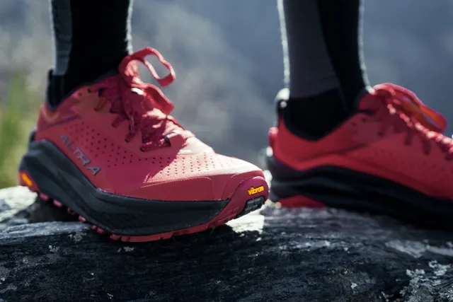 Trail Running Shoe Olympus 6 Woman col. BLACK | Altra Running