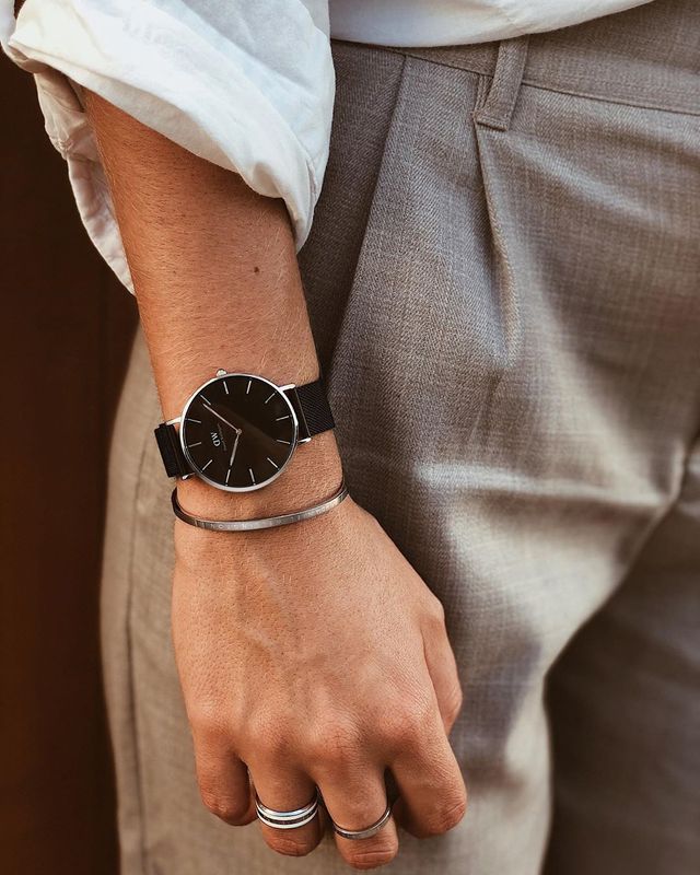 - Black and silver watch | DW